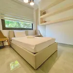 Stavri De'lux لارنكا